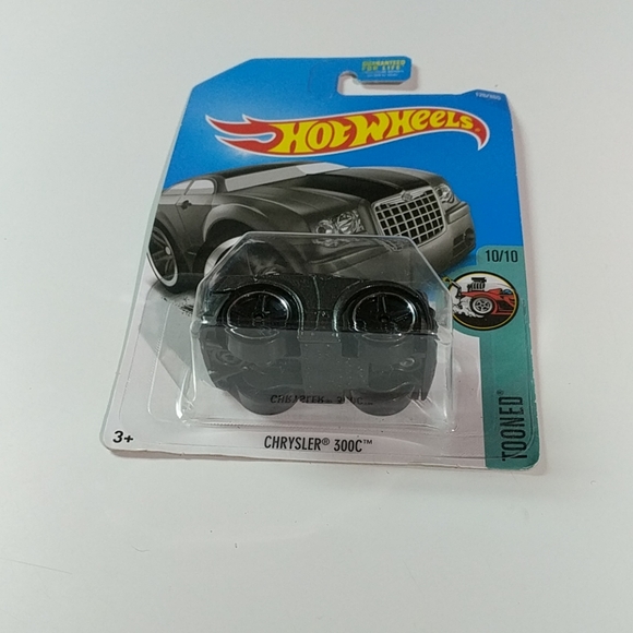 Hot Wheels Chrysler 300C - Picture 6 of 8